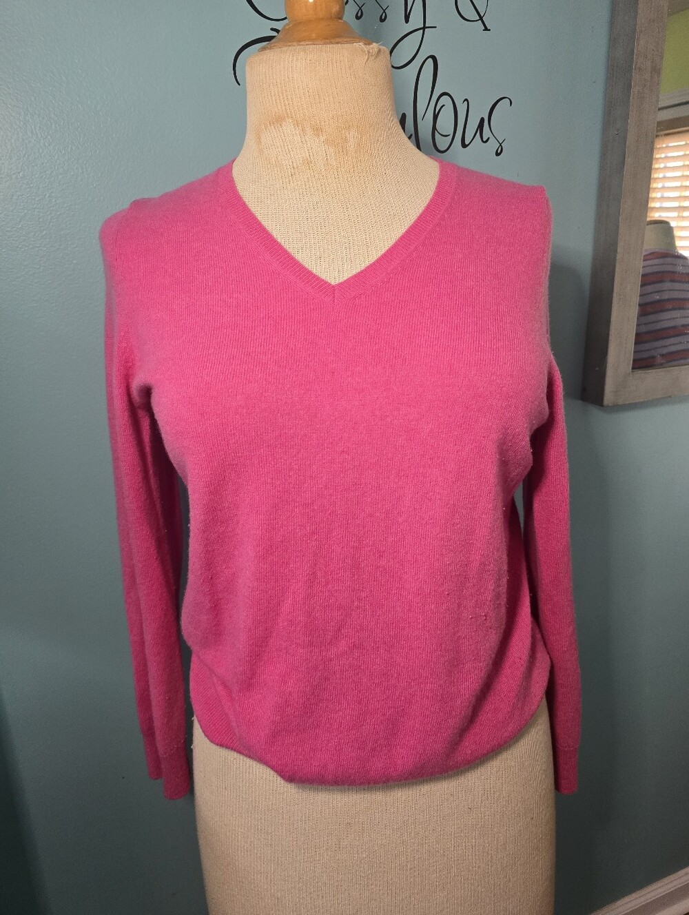 Luxe Talbots V-Neck Pink Cashmere Sweater
